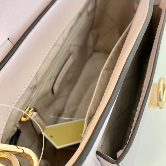 Manhattan MK cross body - Picture 6 of 9